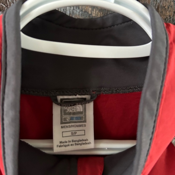 Men's North Face Light Weight Full Zipper Running Jacket Red & Grey - Size Small - Picture 3 of 3